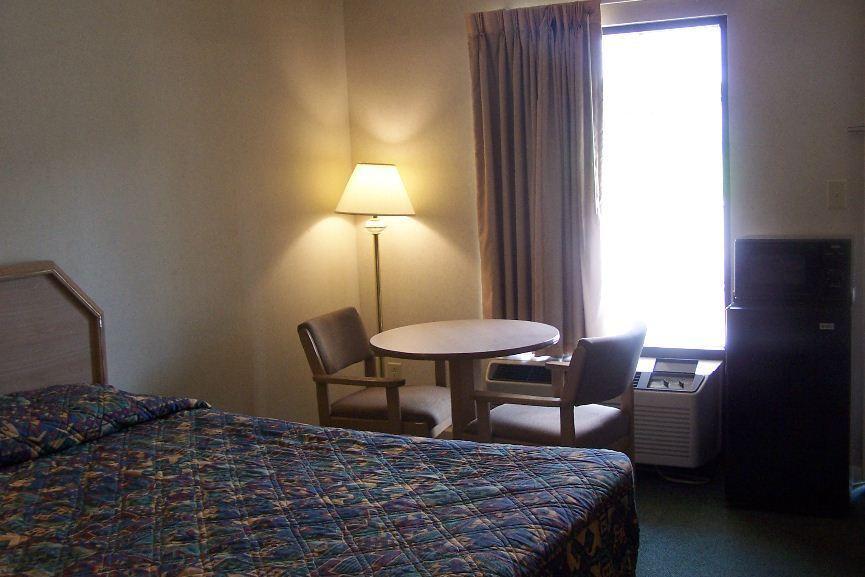 Celebration Inn Lewisburg Ruang foto